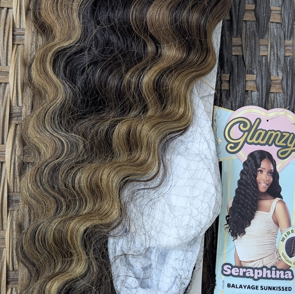 Woman Lace Front Wig - Picture 8 of 15